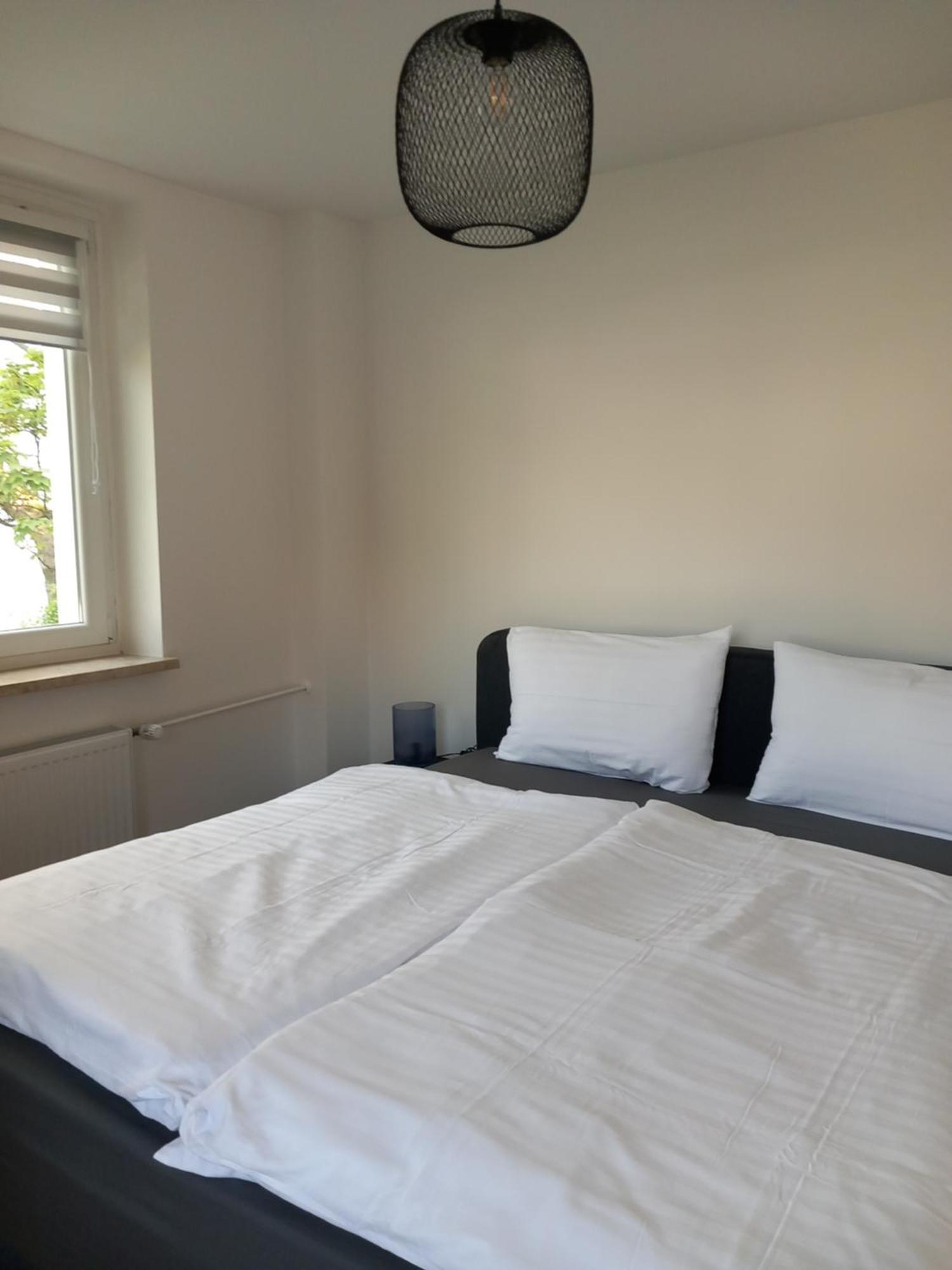 City Apartment Duisburg 1#Netflix &Wlan &Kingsize Bett &Kaffee Maschine & Central & 500M Innenhafen & 2 Min U Bahn Exterior photo