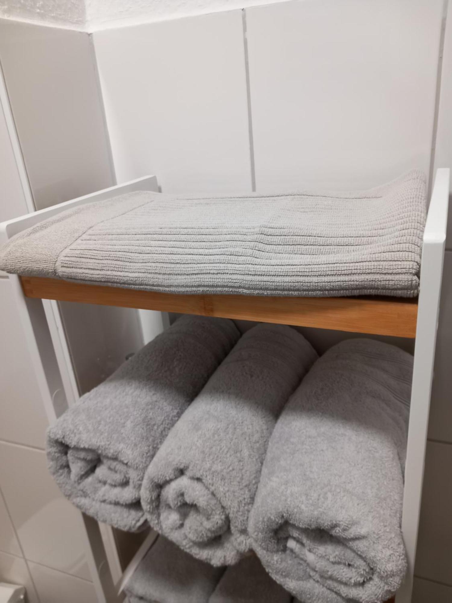 City Apartment Duisburg 1#Netflix &Wlan &Kingsize Bett &Kaffee Maschine & Central & 500M Innenhafen & 2 Min U Bahn Exterior photo